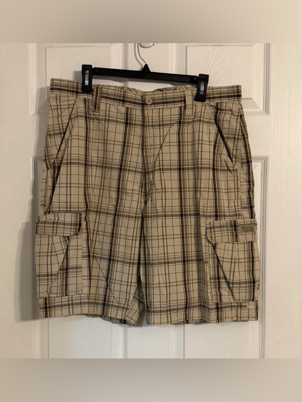 Wrangler Men’s Plaid Cargo Shorts Size 36 Brown And Tan 10 Inch Inseam